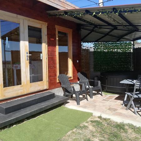 Charmant Chalet Pour 2 Personnes Spa Prive Massillargues-Attuech Εξωτερικό φωτογραφία