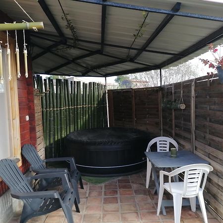 Charmant Chalet Pour 2 Personnes Spa Prive Massillargues-Attuech Εξωτερικό φωτογραφία