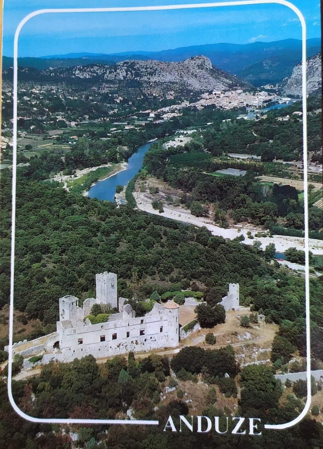 Charmant Chalet Pour 2 Personnes Spa Prive Massillargues-Attuech Εξωτερικό φωτογραφία